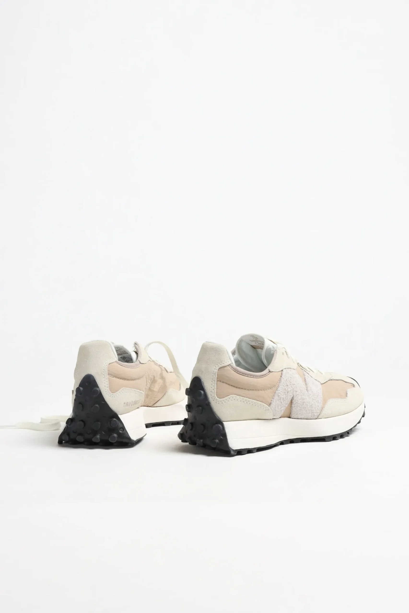 Femme New Balance Baskets 327 En Angora/Gris Vermillon