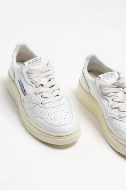 Femme Autry Baskets 01 Low En Blanc