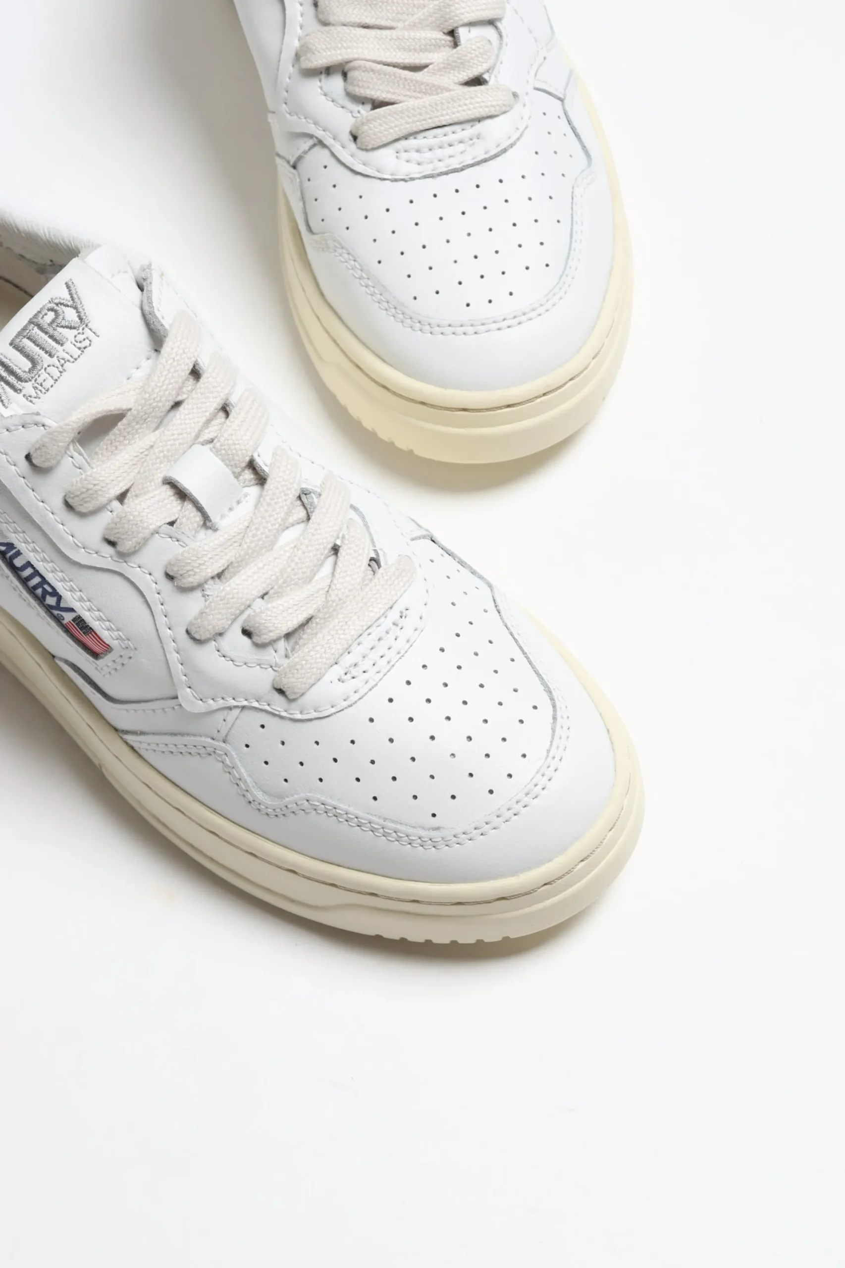 Femme Autry Baskets 01 Low En Blanc/Amethyste