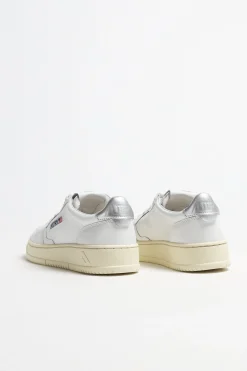 Femme Autry Baskets 01 Low En Blanc/Argente