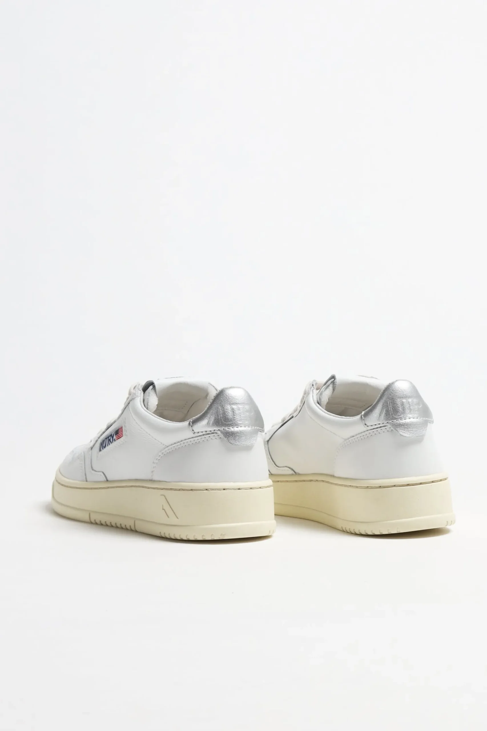 Femme Autry Baskets 01 Low En Blanc/Argente