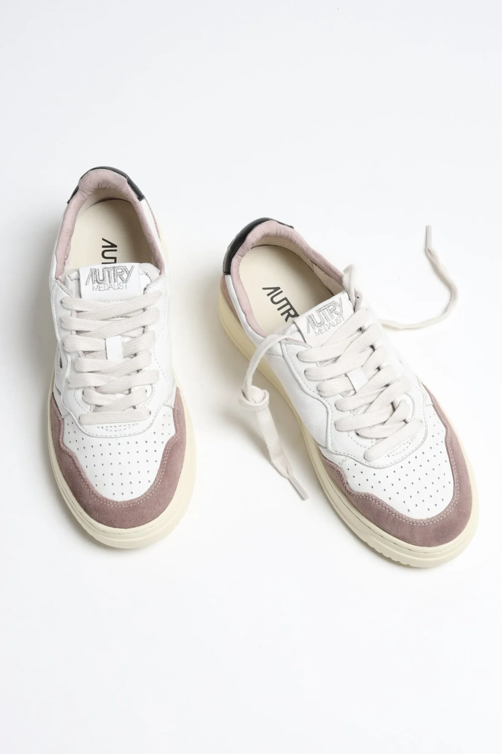 Femme Autry Baskets 01 Low Goat En Poudre/Noir