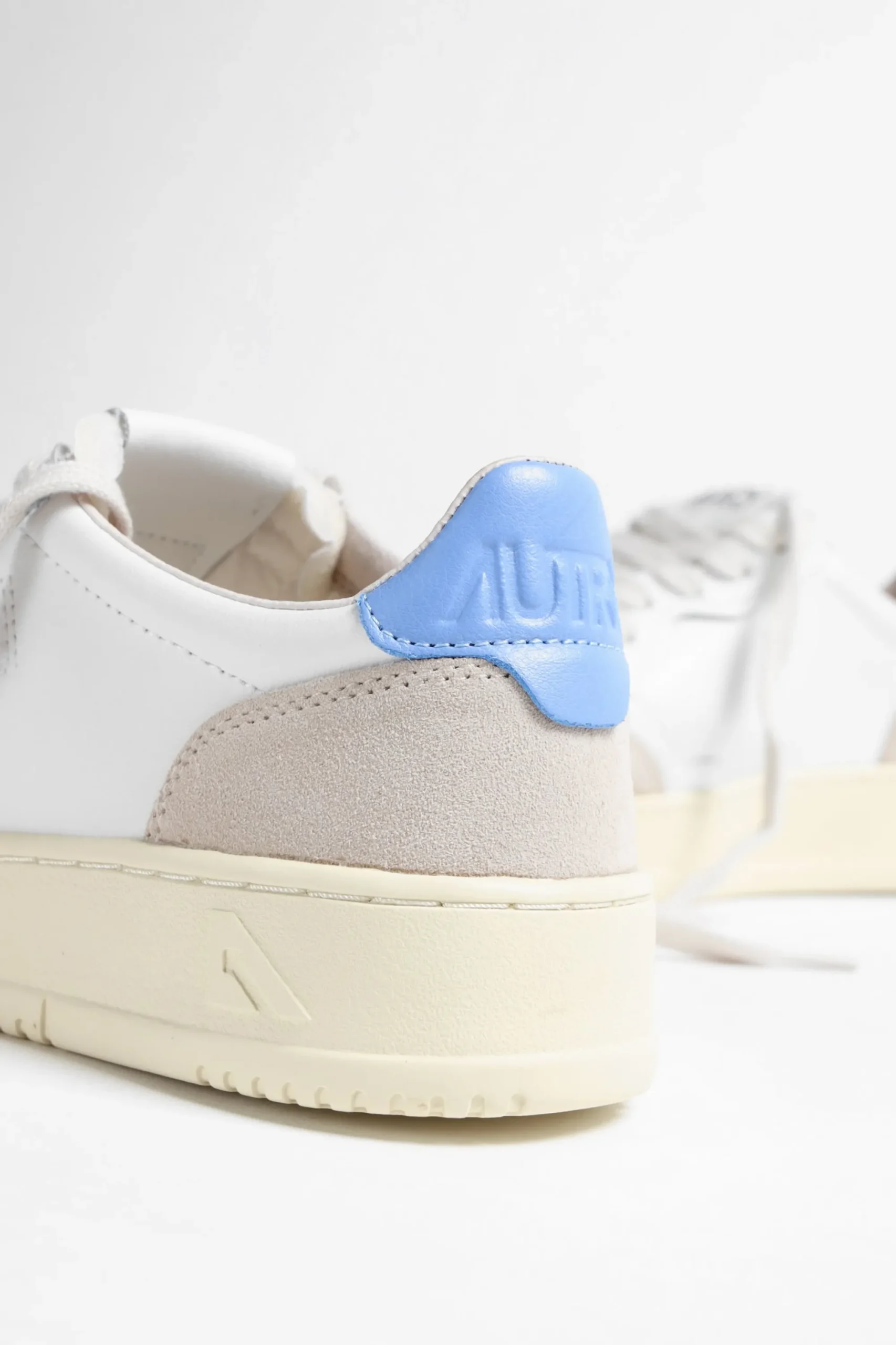Femme Autry Baskets 01 Low Suede En Blanc/Vista