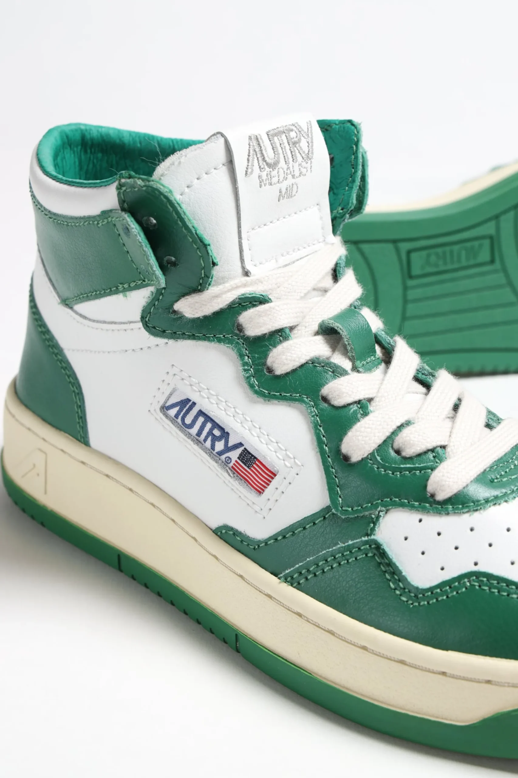 Femme Autry Baskets Bicolor Up Mid En Blanc/Vert