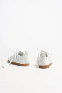 Femme Toteme Baskets En Blanc Casse