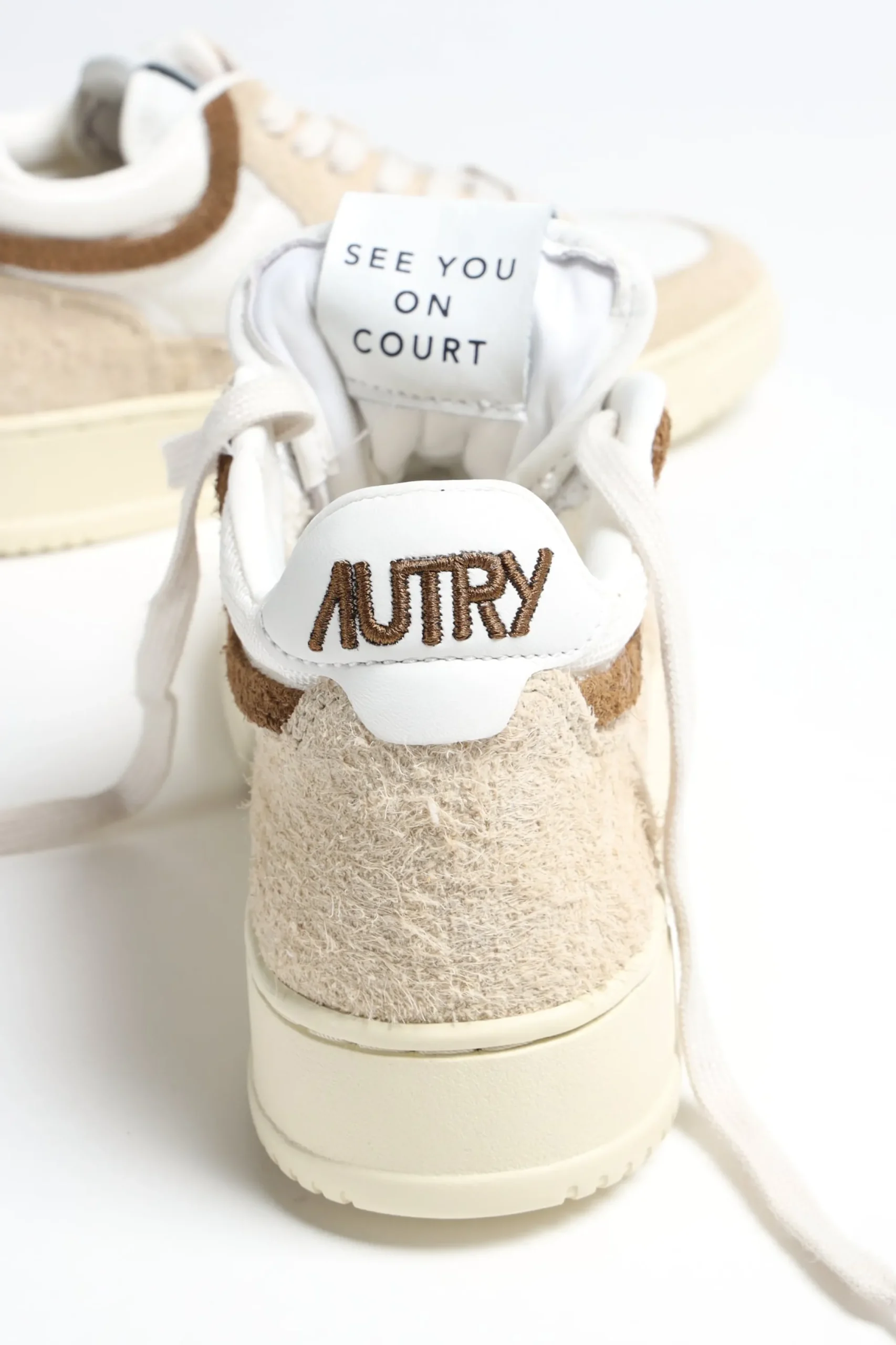Femme Autry Baskets Open Mid En Ecru/Suede