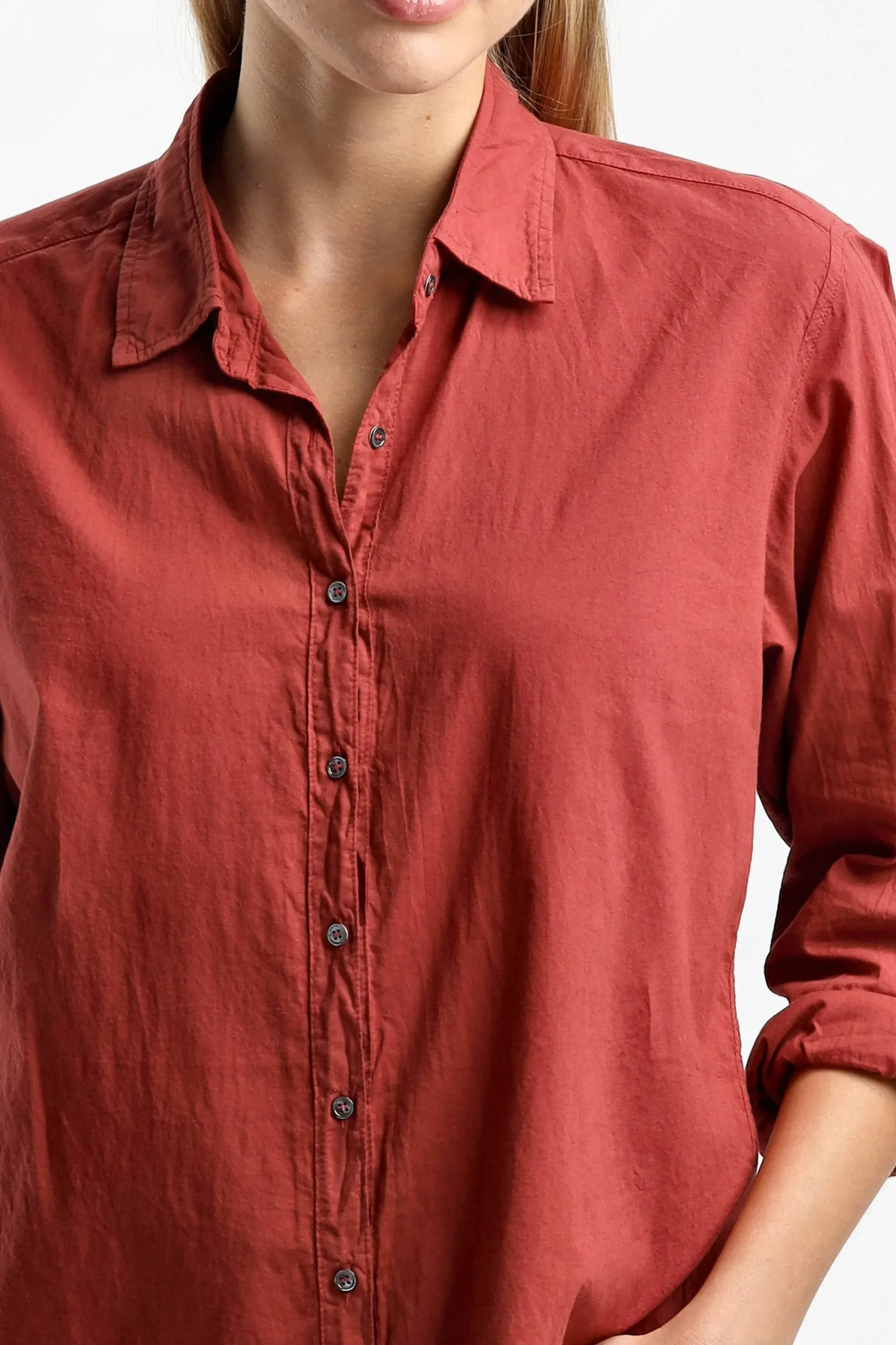 Femme Xirena Blouse Beau In Brick Red