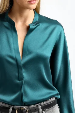 Femme Vince Blouse En Soie Band Collar In Deep Kelp