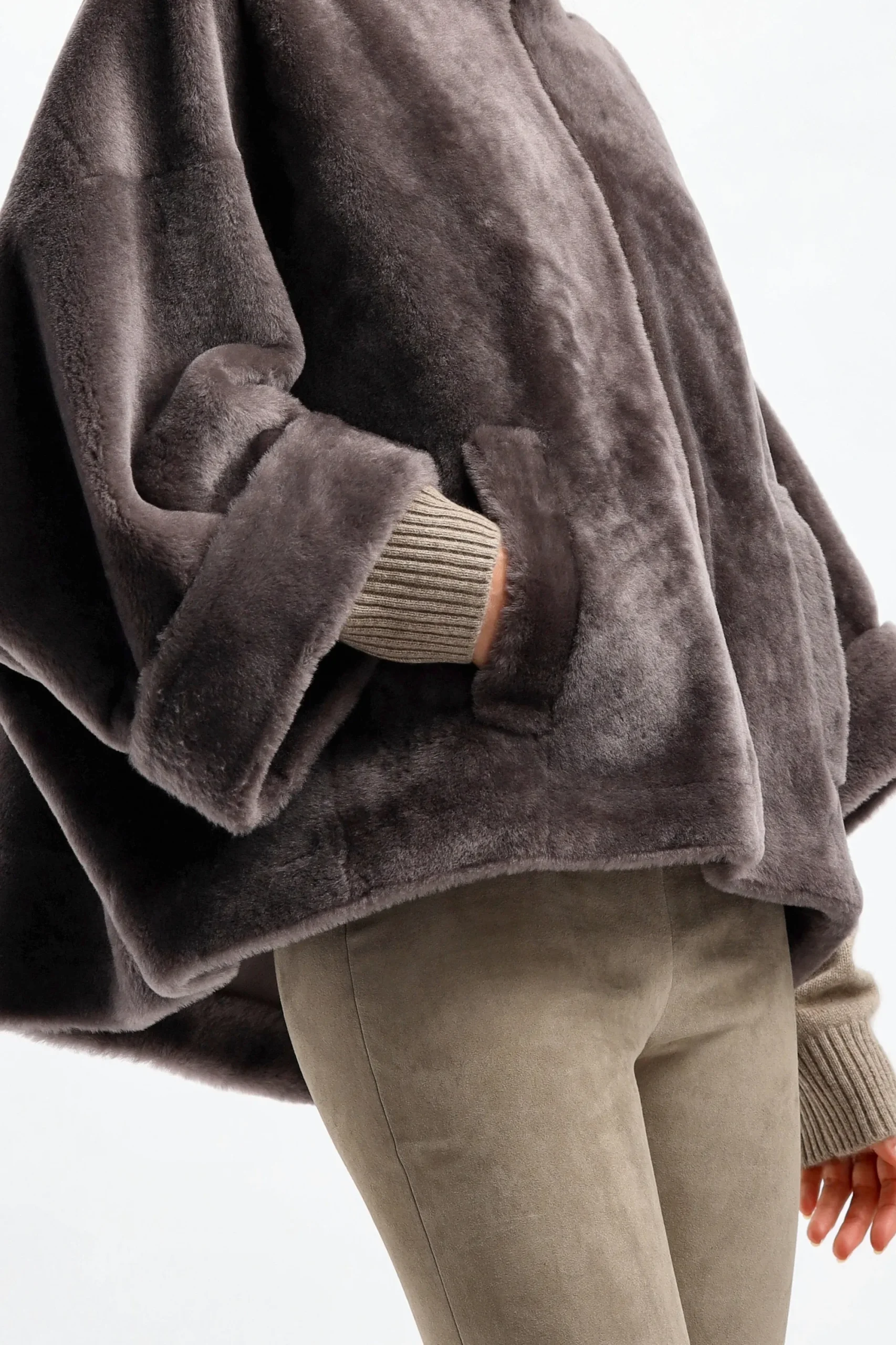 Femme Jadia Cape Charly En Taupe