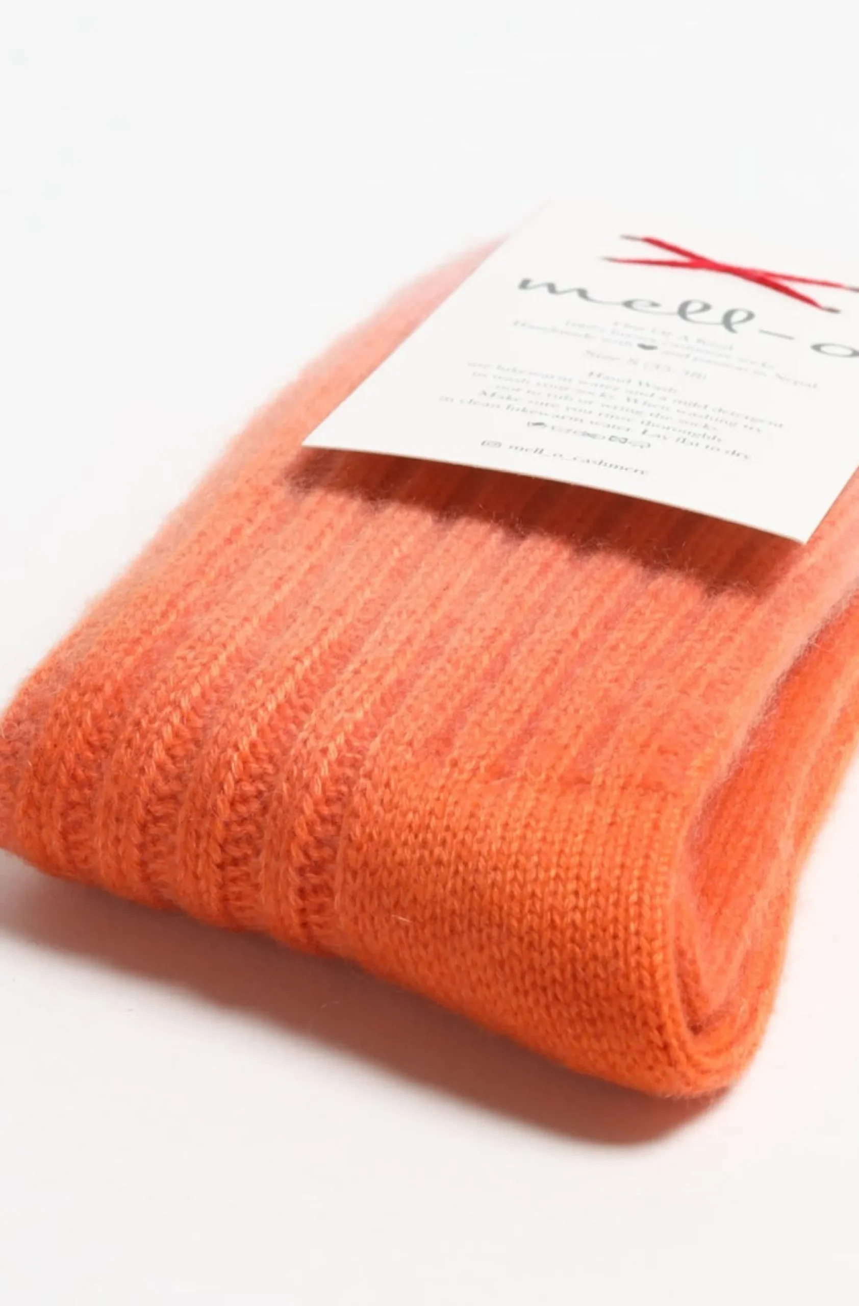 Femme Mell-o Chaussettes En Cachemire Dip Dye En Rose/Orange