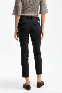 Femme Nine In The Morning Chino Breezy En Noir