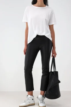 Femme SPRWMN Pantalon En Cuir Crop Flare En Noir