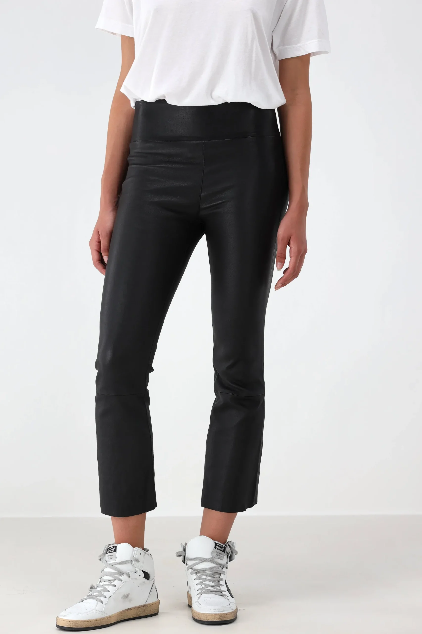 Femme SPRWMN Pantalon En Cuir Crop Flare En Noir