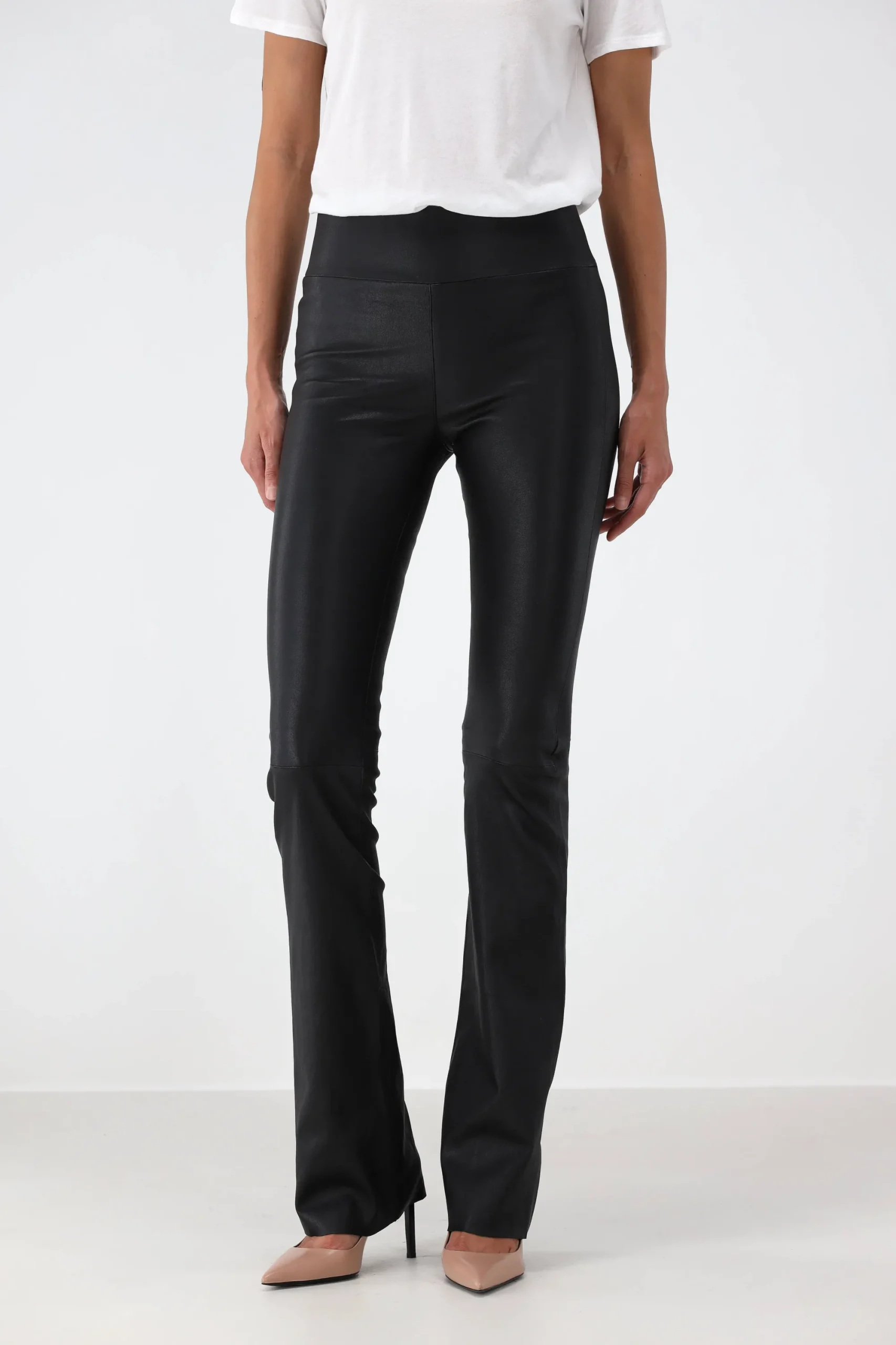Femme SPRWMN Pantalon En Cuir Micro Flare En Noir