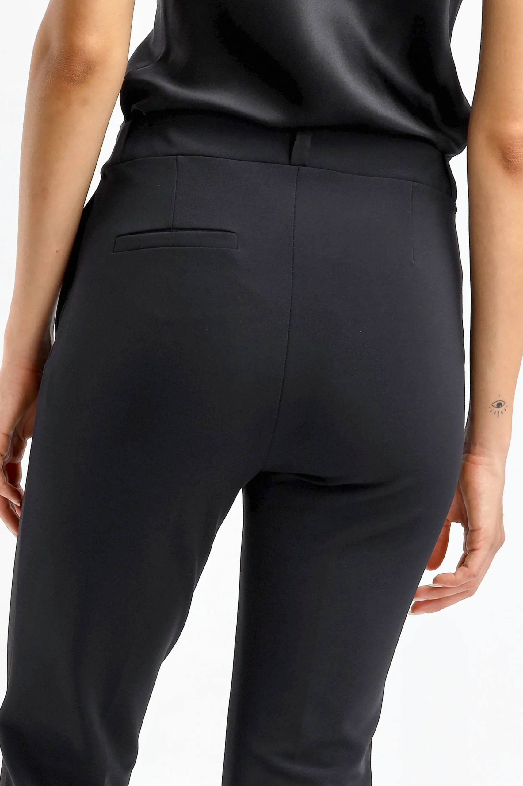 Femme Chiara Boni Pantalon Lisbeth En Noir