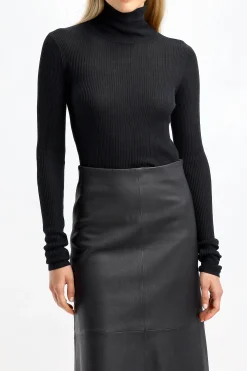 Femme by Malene Birger Pull A Col Roule Ronella En Noir