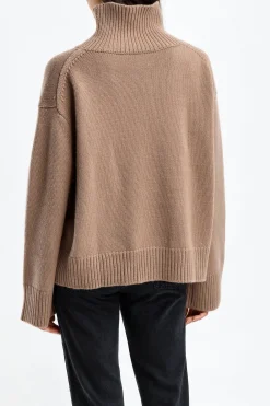 Femme Van Kukil Pull Oceane En Cafe Belge