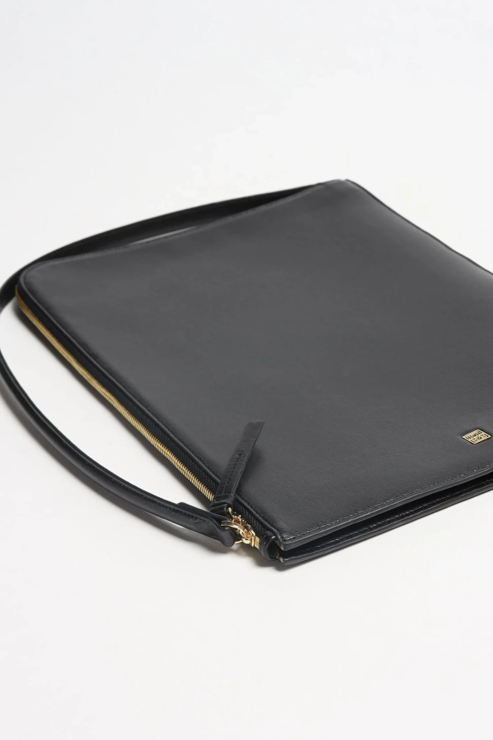 Femme Toteme Tote Slim En Noir