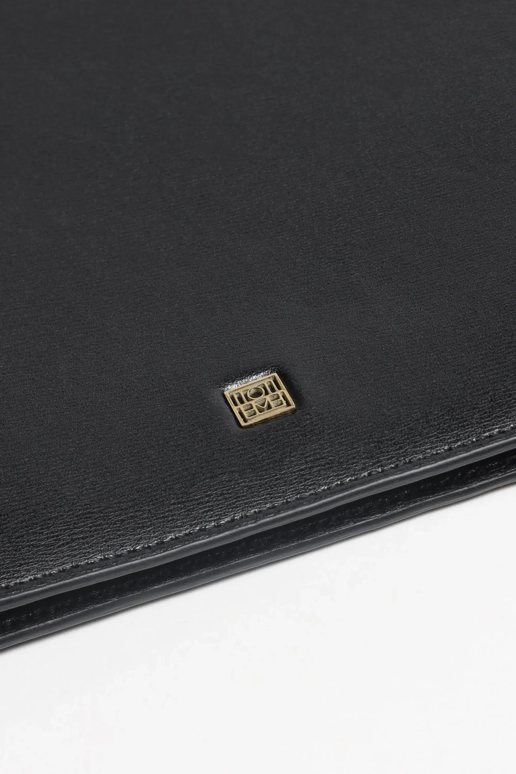 Femme Toteme Tote Slim En Noir