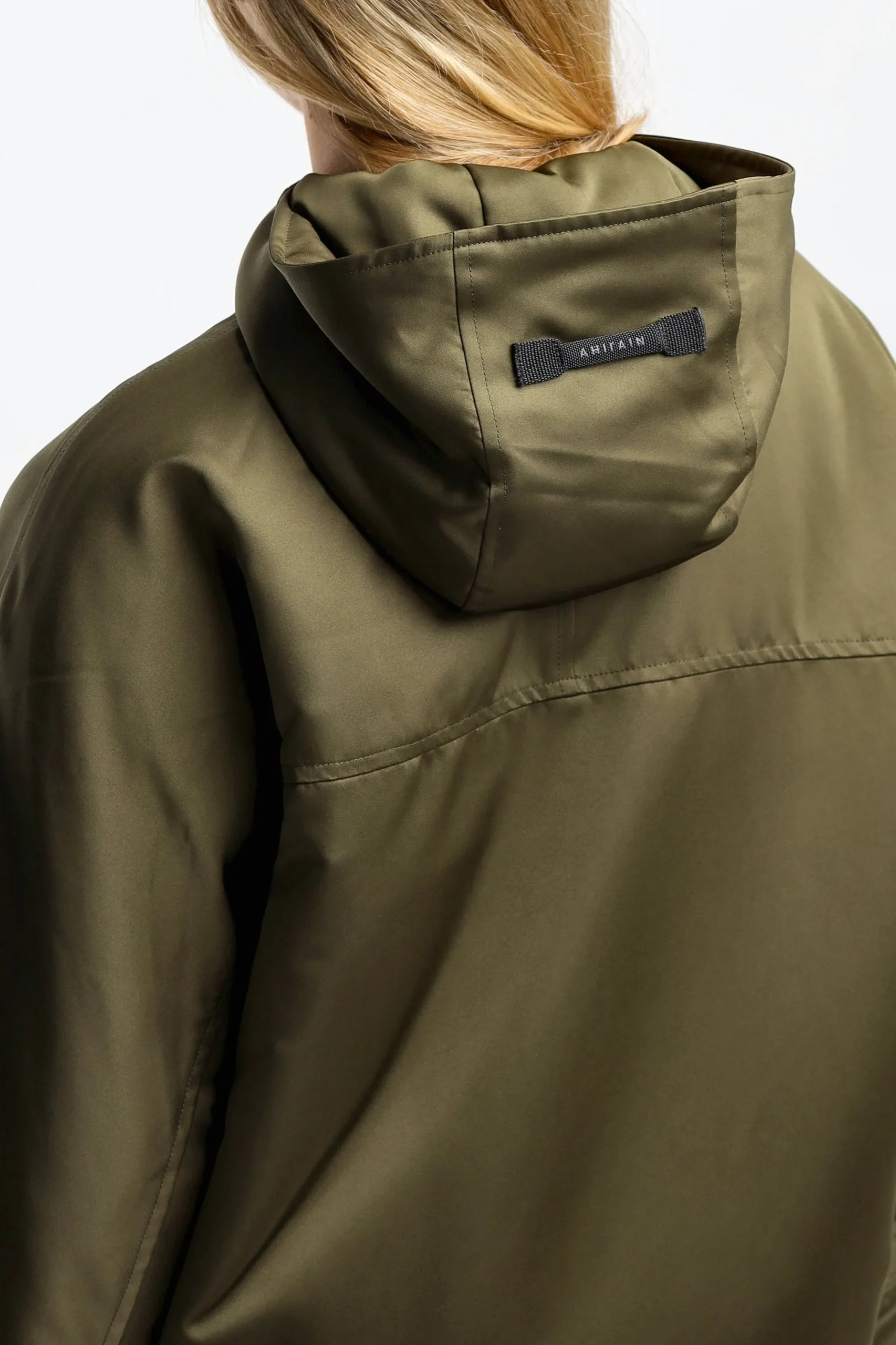 Femme Ahirain Veste Parka Techno En Olive Martini